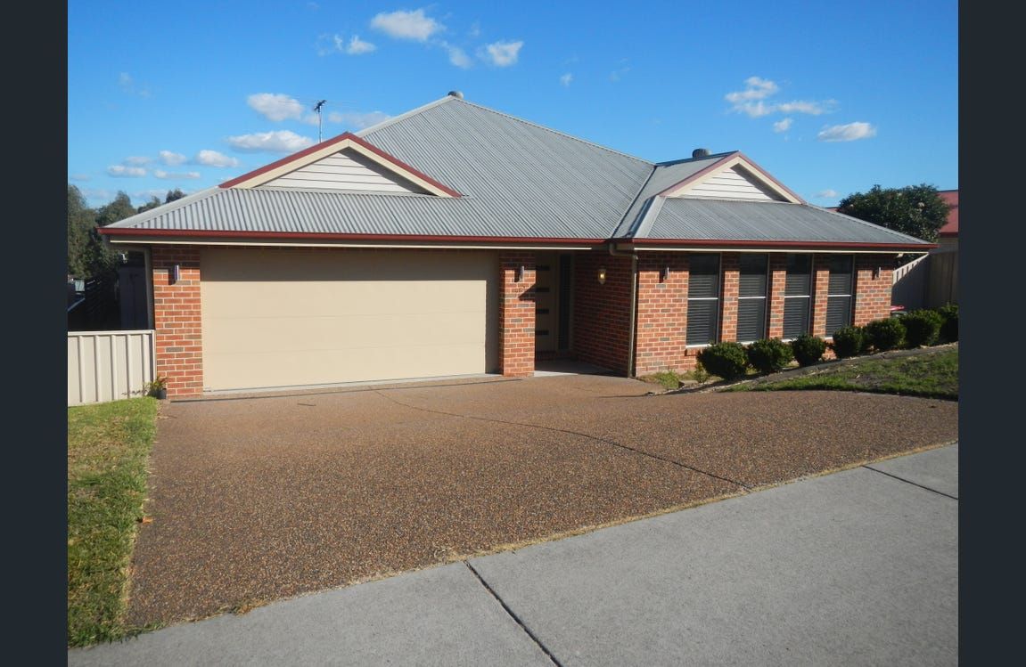 Lovely Home Aberglasslyn, NSW — Home image 3