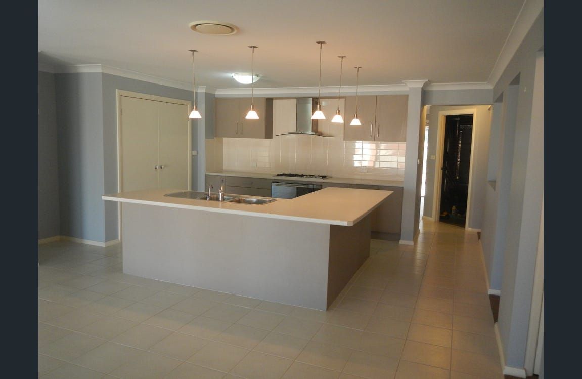 Lovely Home Aberglasslyn, NSW — Home image 5