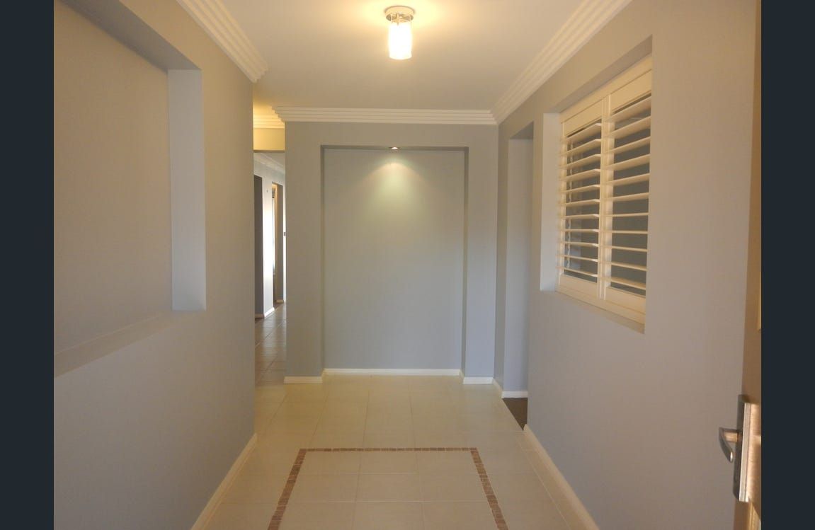 Lovely Home Aberglasslyn, NSW — Home image 6
