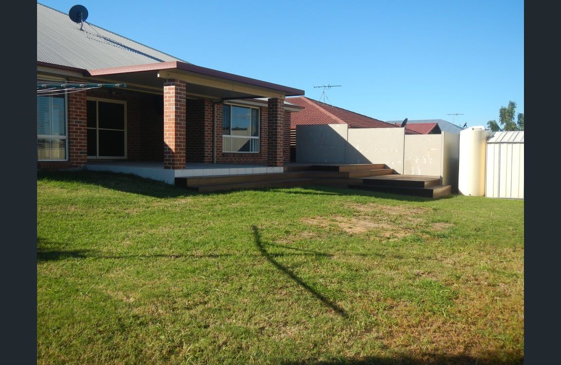 Lovely Home Aberglasslyn, NSW — Home image 10
