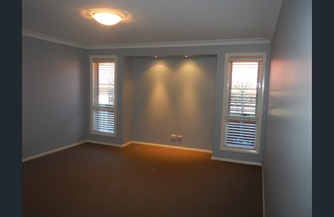 Lovely Home Aberglasslyn, NSW — Home image 11