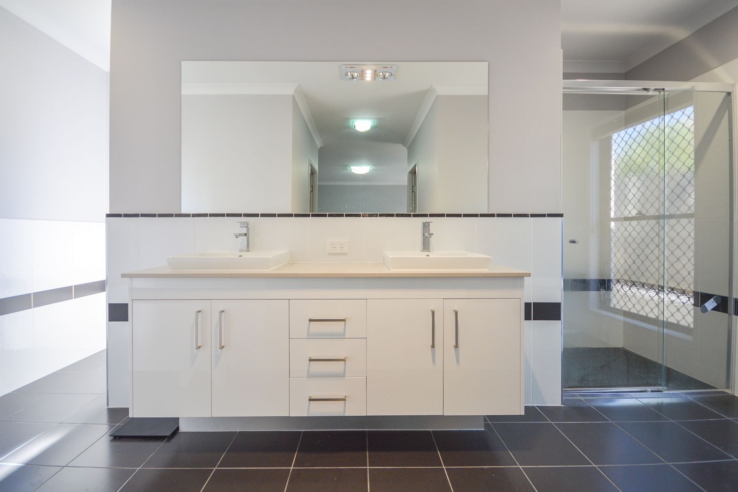 SIL HOUSE REDBANK PLAINS — Home image 10