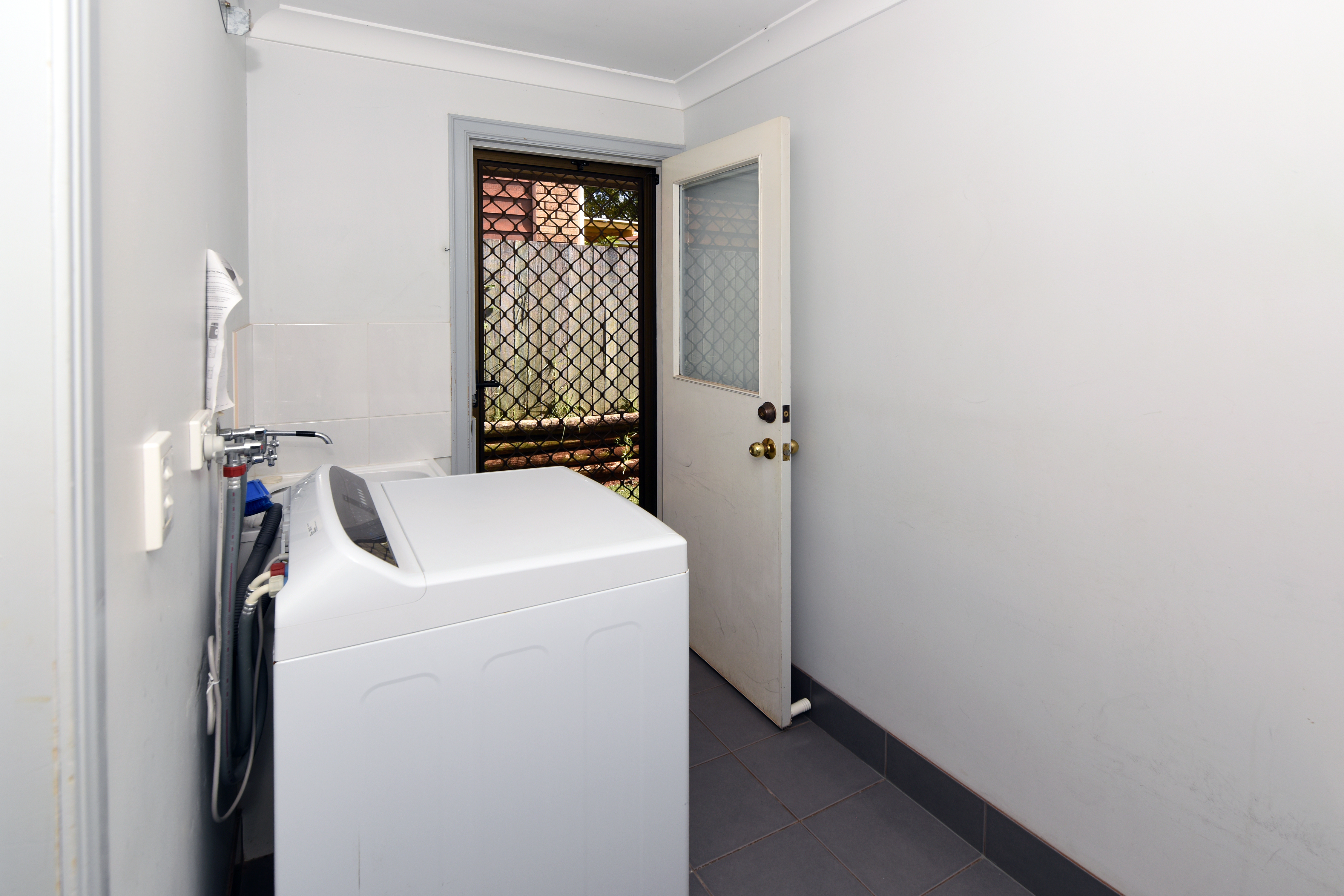 A rare opportunity to join a warm, well-supported 2-bedroom home in a quiet Toowoomba neighbourhood — Home image 6
