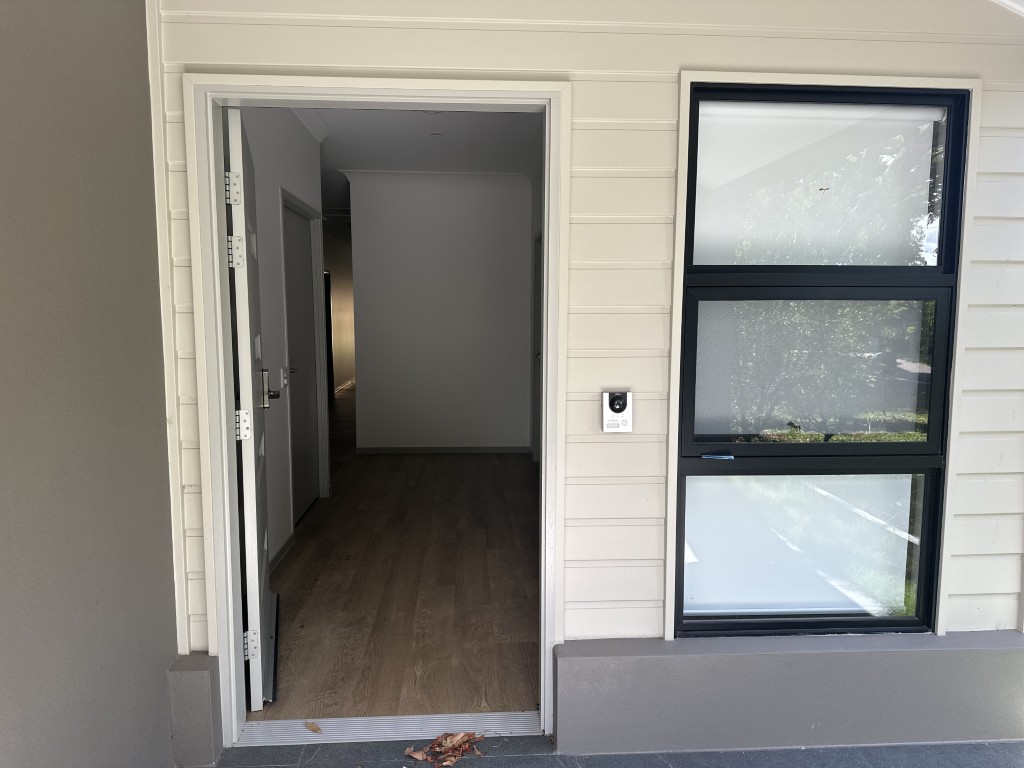 High Physical Support home - just a hop, skip and a jump from the bay! — Home image 8