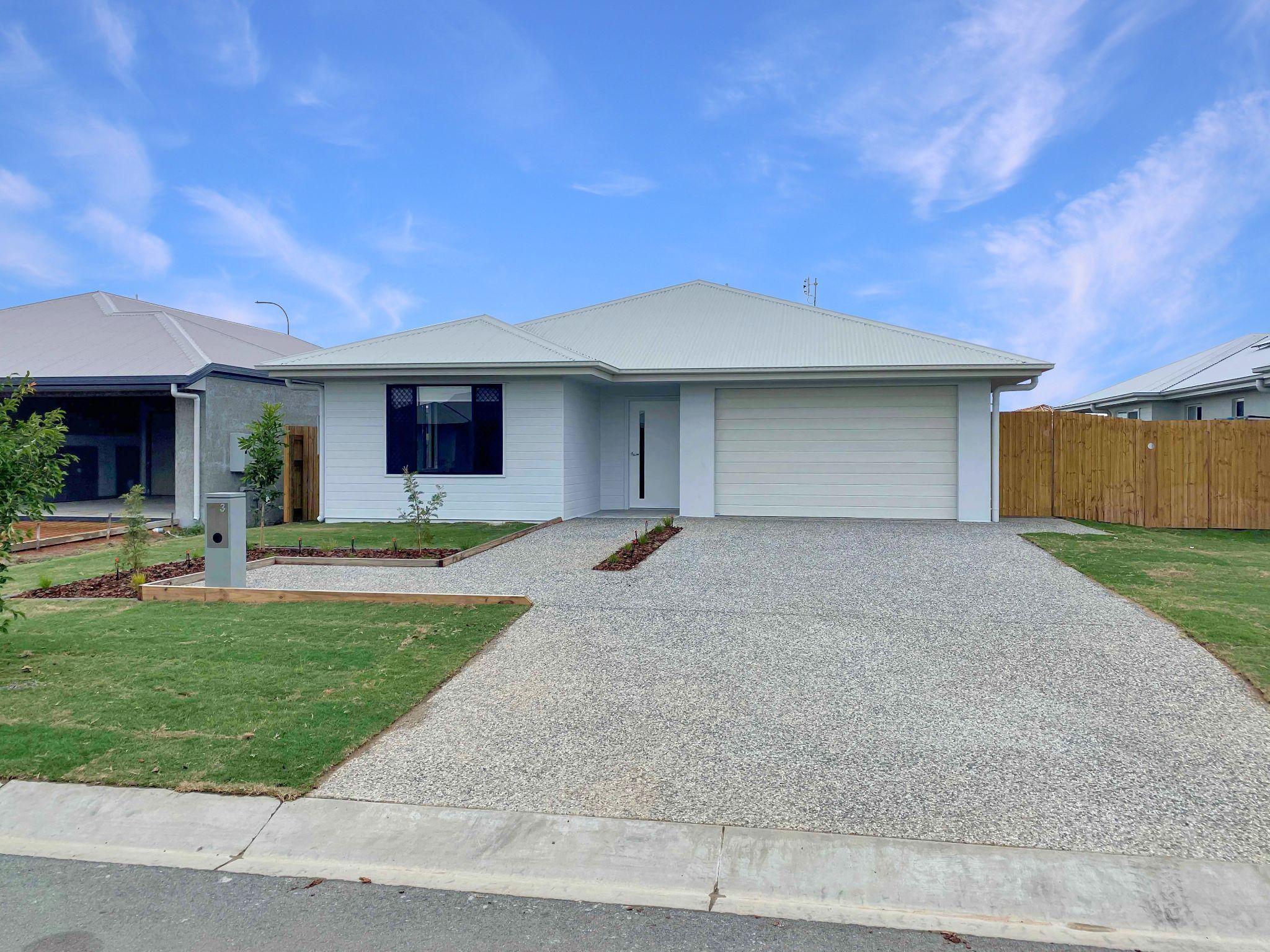 3 SDA Rooms (HPS) + OOA, Available in Bohle Plains! — Home image 2