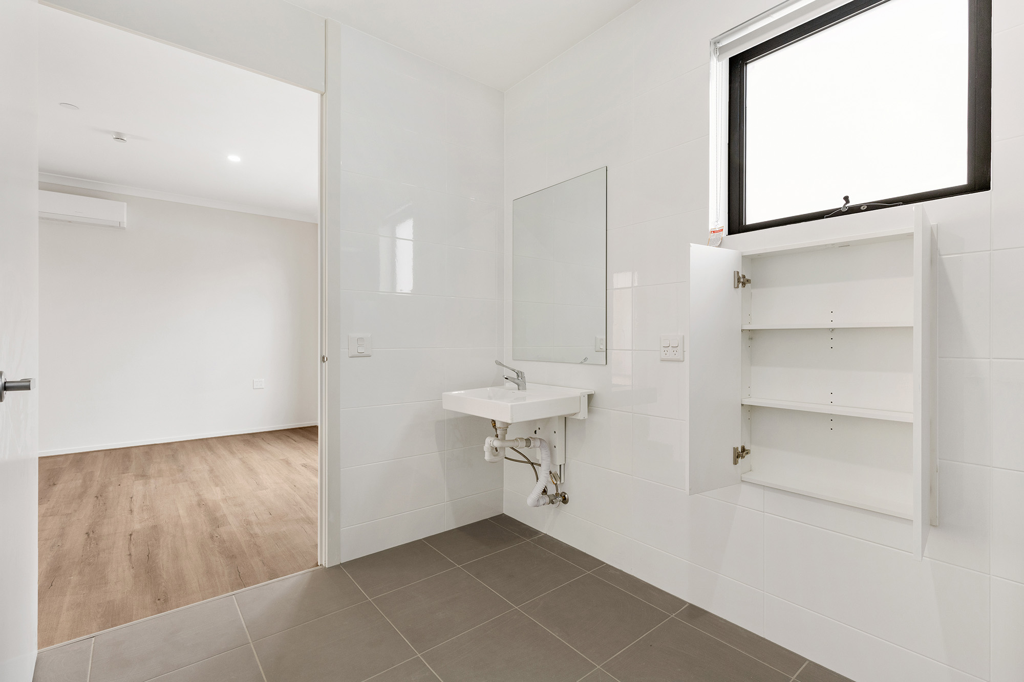 Brand new 2 bedroom High Physical Support House in Hampton Park — Home image 7