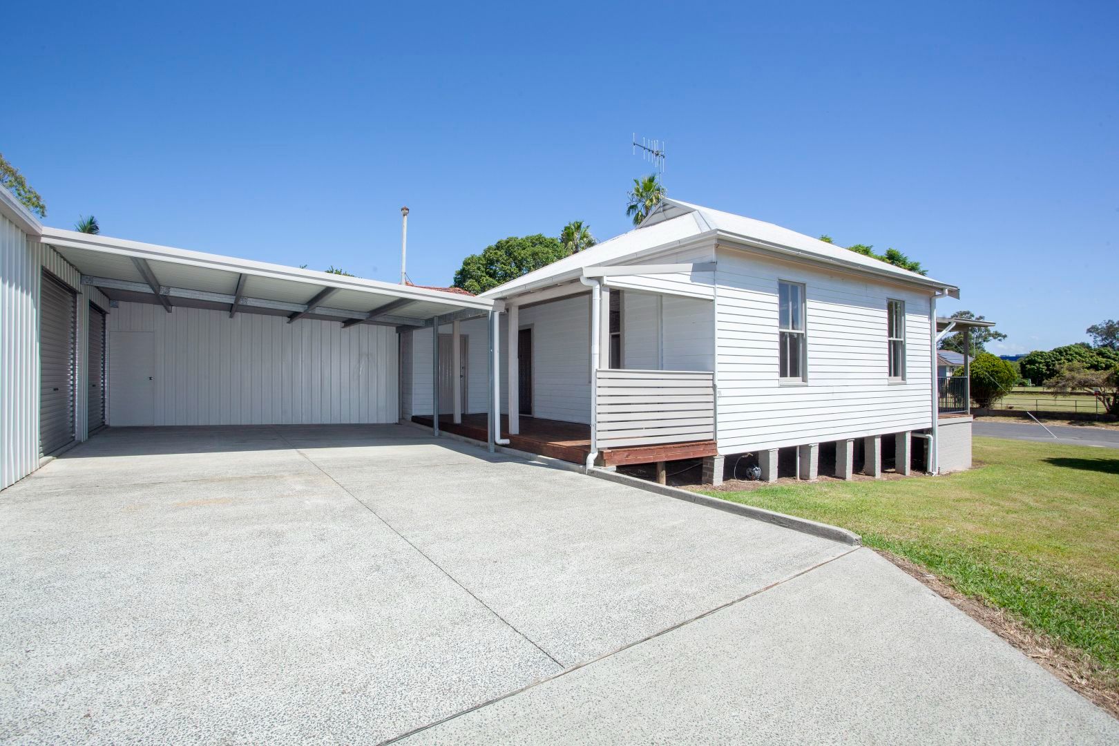 Taree Renovated home close to town SIL or STA — Home image 13