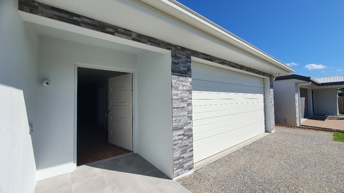 Buchanan St, Mount Louisa — Home image 9