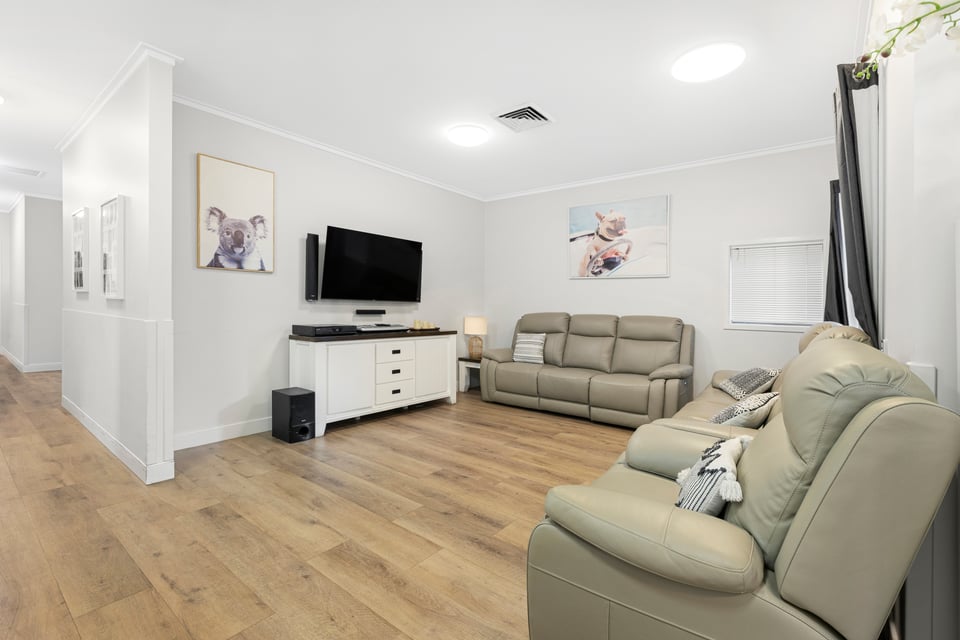 Gum tree Property - Central Coast, Wadalba — Home image 4