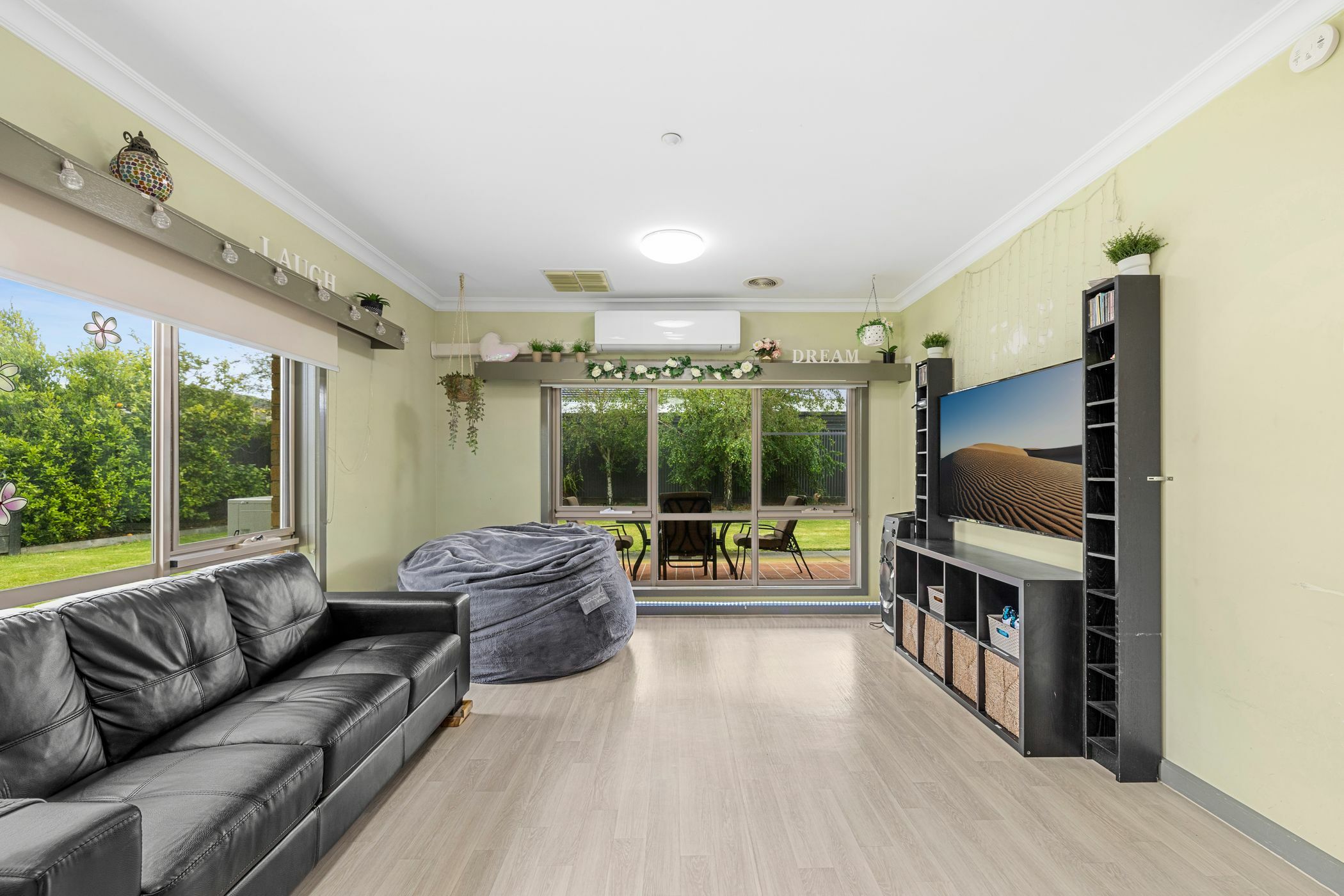 This Chelsea home actually feels like 'home' — Home image 6