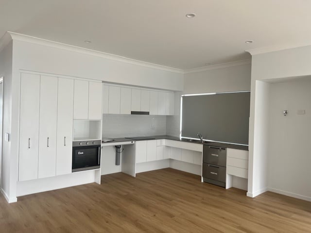 Ellen Grove 3 Bed, 3 Bath + OOA — Home image 3
