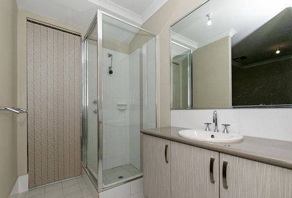 X3 ENSUITE ROOMS - SIL VACANCY HARRISDALE — Home image 5