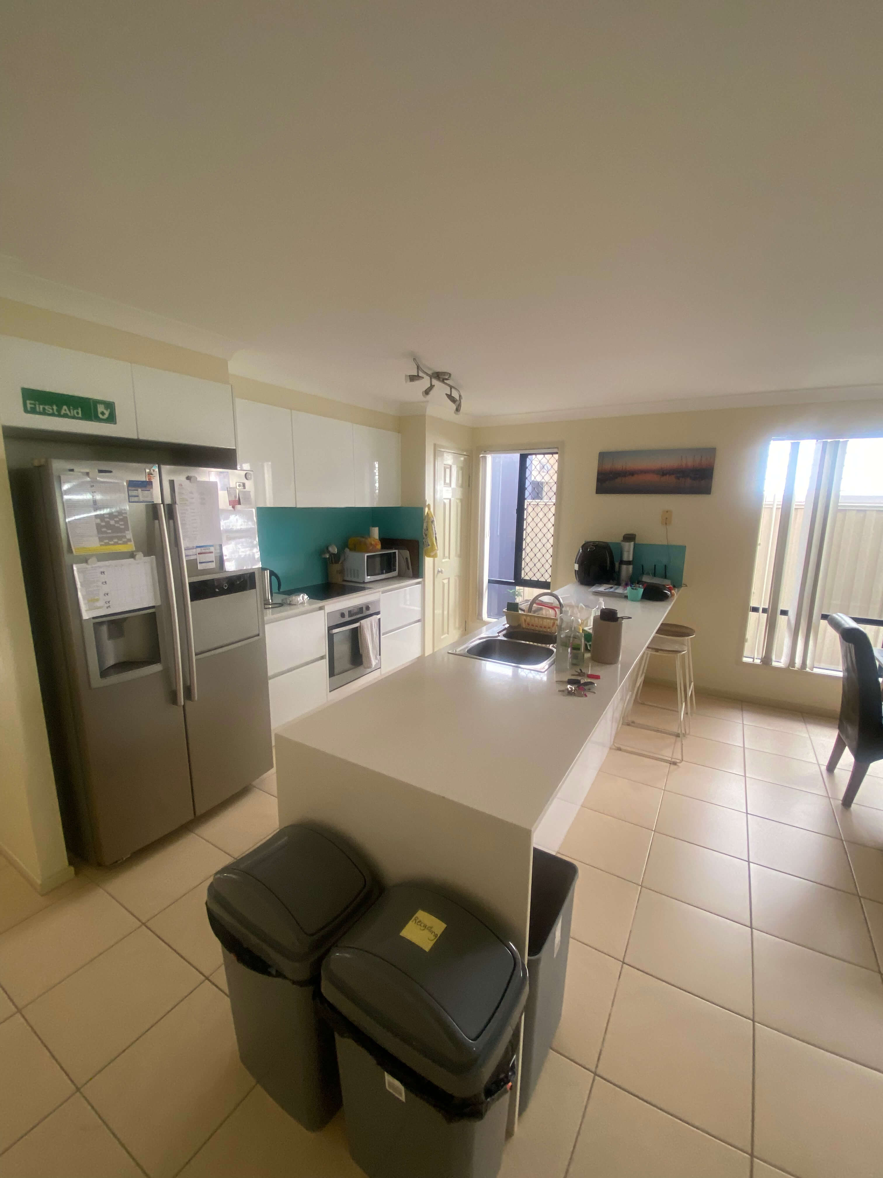 Spacious SIL - Looking for two housemates in Wynnum! — Home image 3