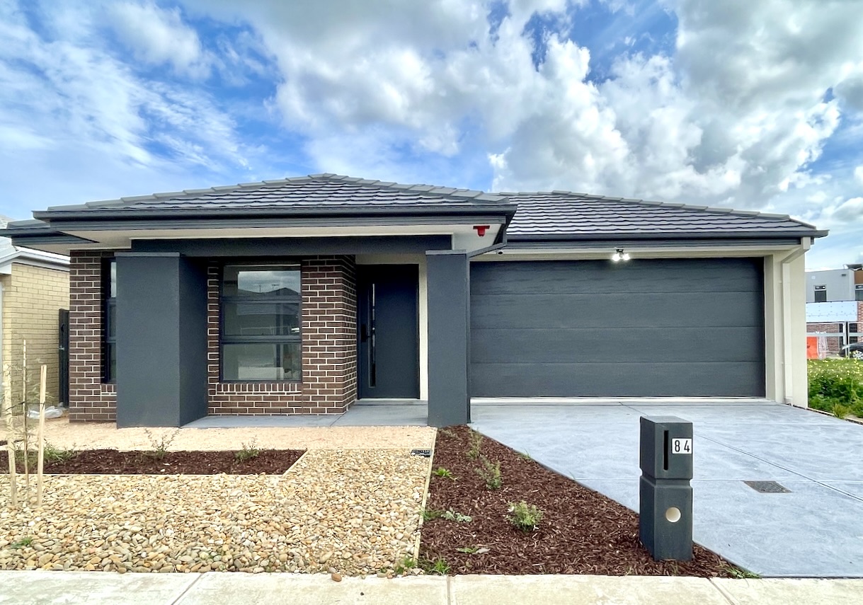 Peaceful & Accessible Living in Clyde – Brand-New IL Home — Home image 2