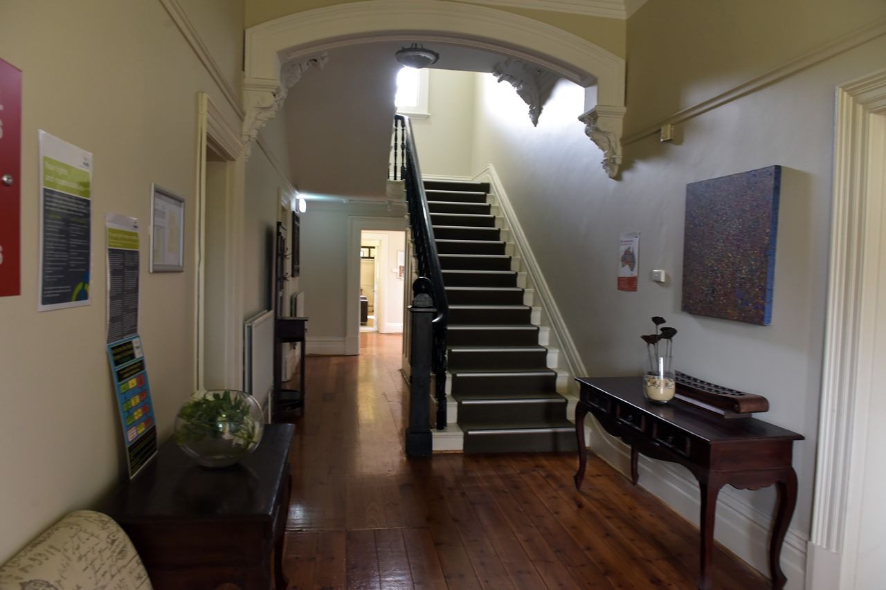 Beautiful Victorian-era building on extensive garden block - supporting people living with psychosocial disability — Home image 4
