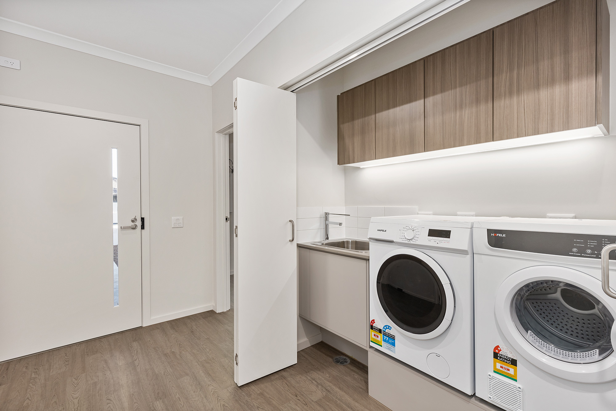 Cranbourne - Brand New 3 Bedroom House. SDA, SIL & High Physical Support Home! — Home image 7