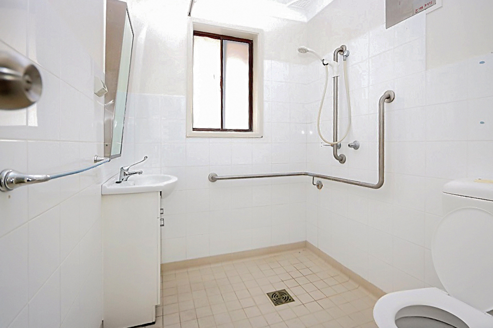 Enjoy a relaxing lifestyle in a beautiful seaside suburb, Warilla — Home image 7