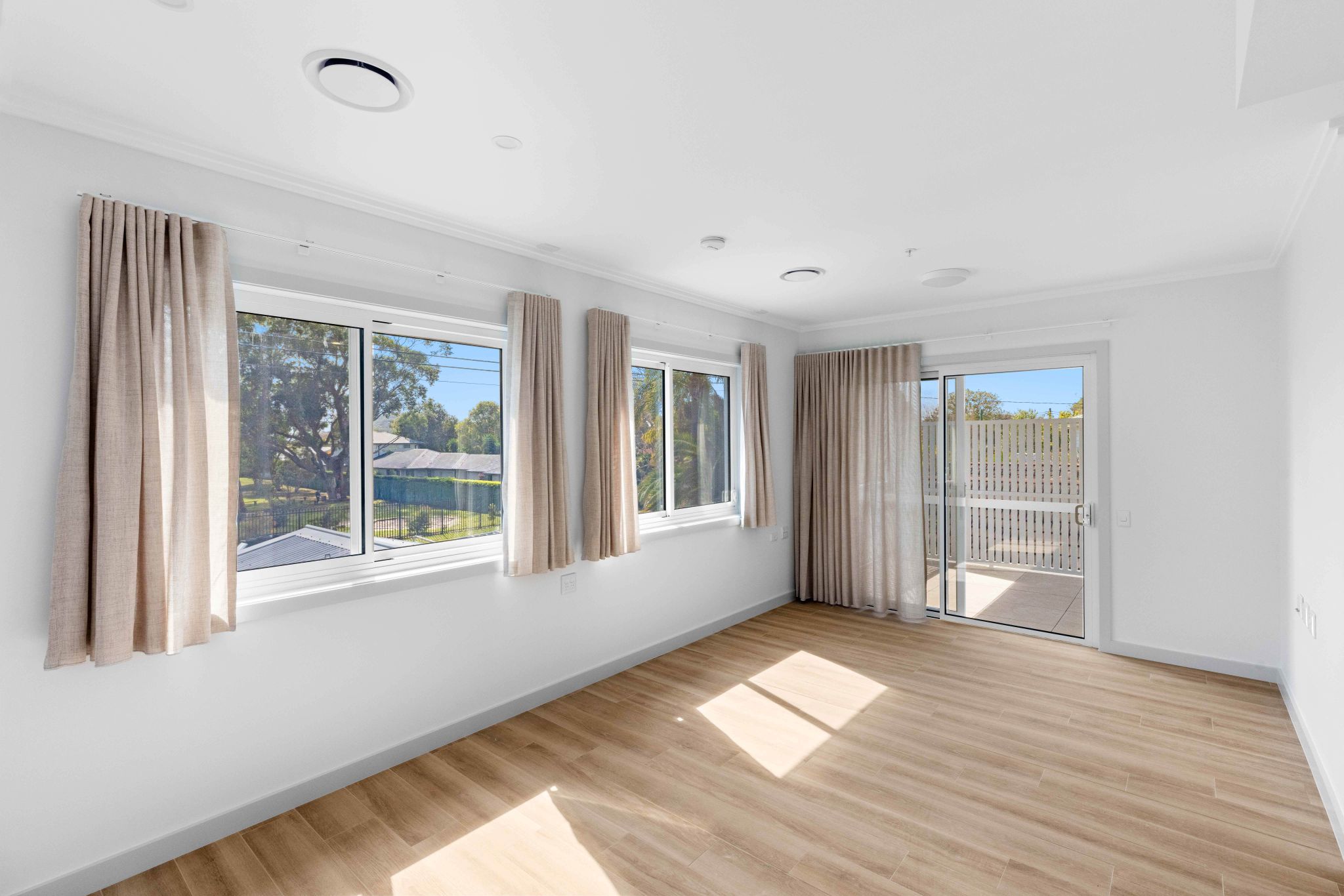 Newcastle 1 Bedroom HPS Apartment (NO SIL) — Home image 3