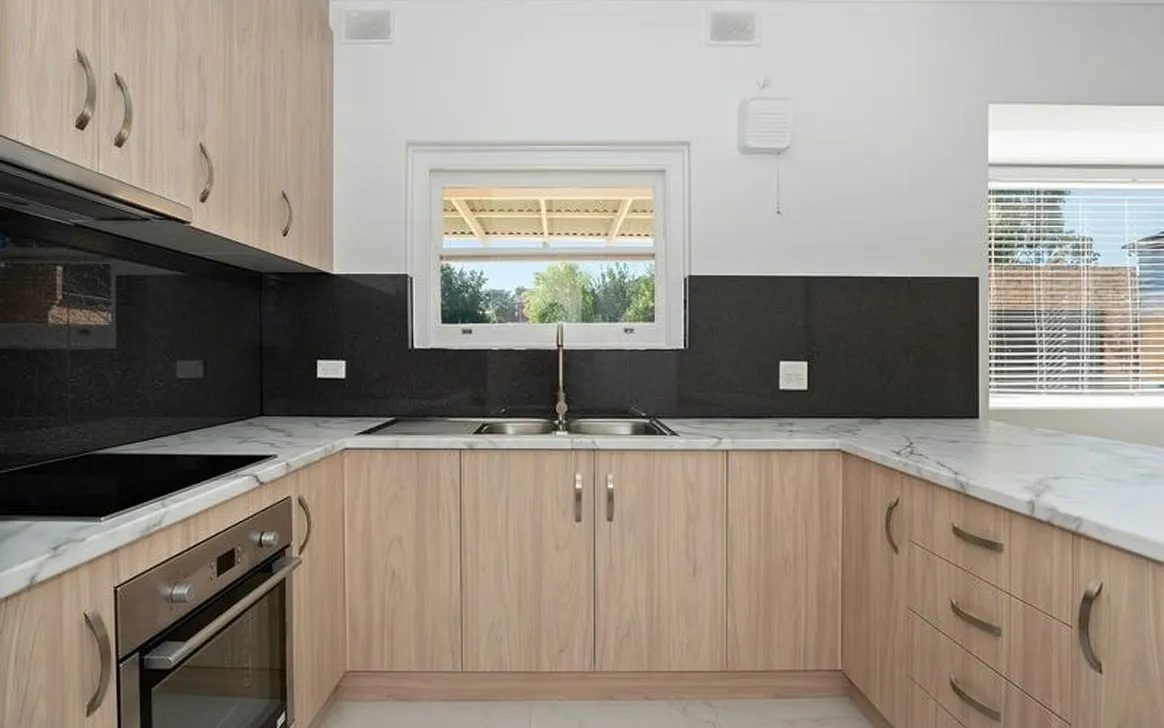 Timeless Elegance and Modern Comfort in our Prospect SIL Home — Home image 5