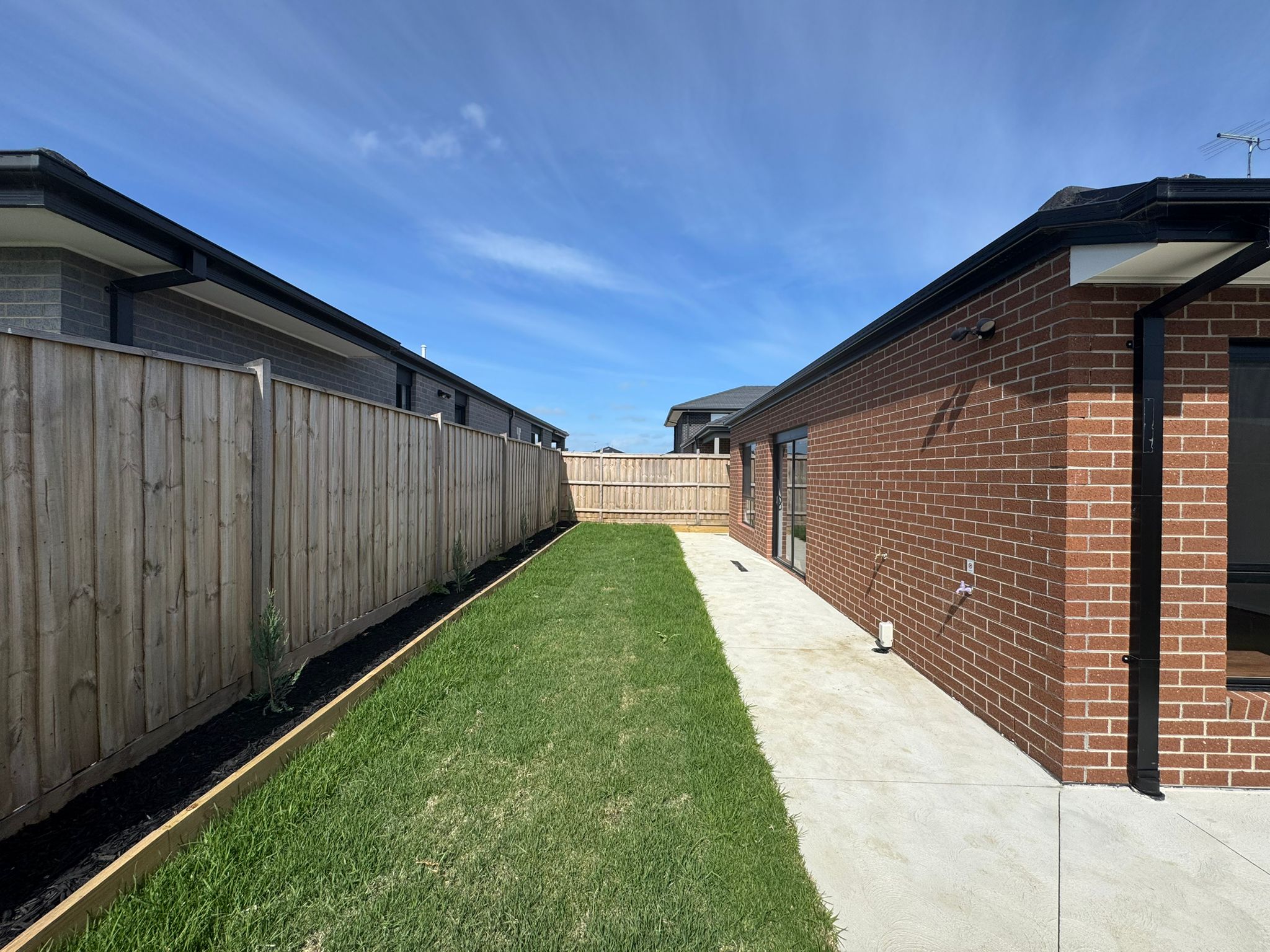 New HPS: 3 Bedroom with 3 Ensuites Plus OOA  TAC  Clyde VIC — Home image 4