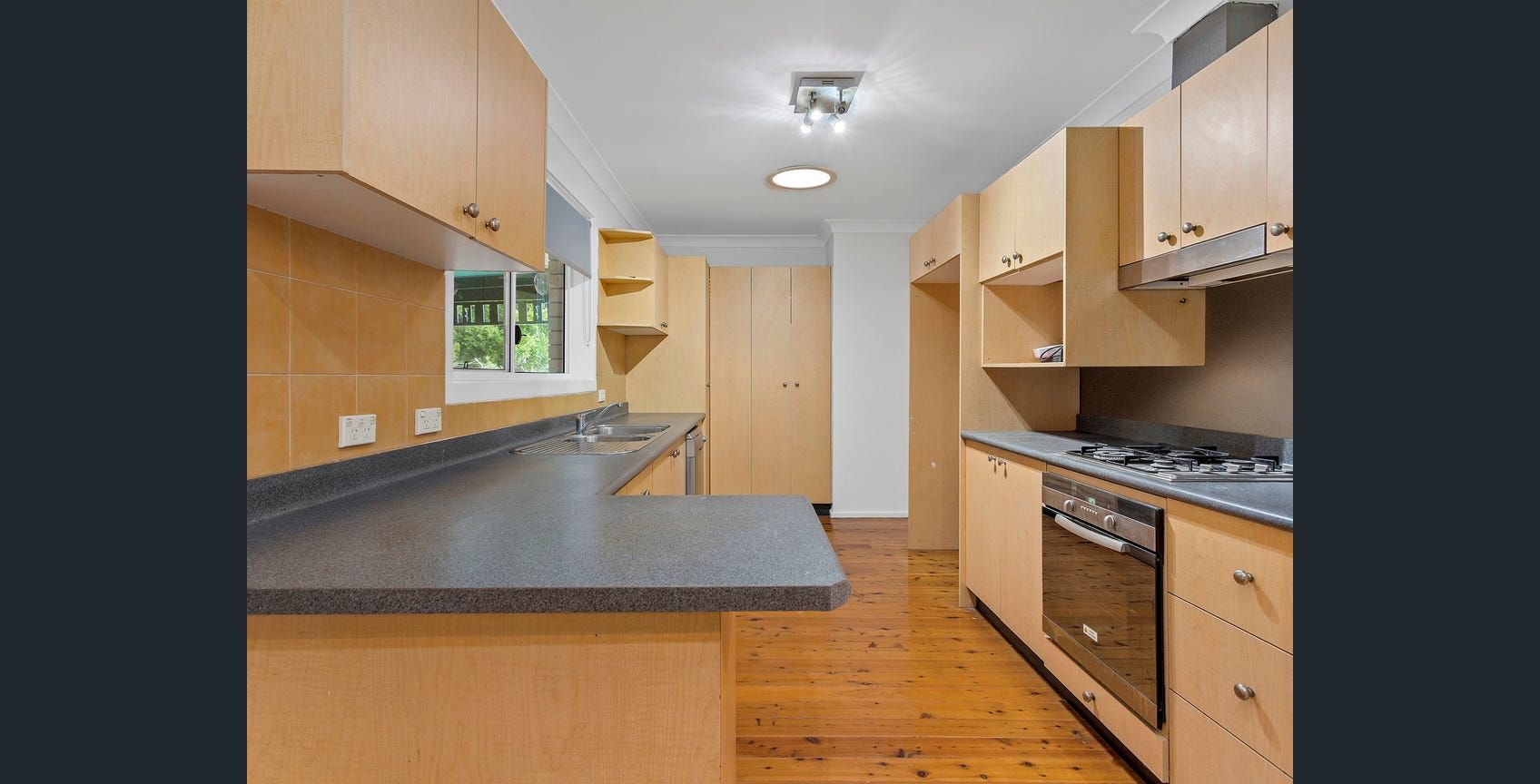 Contemporary SIL in Miranda — Home image 2
