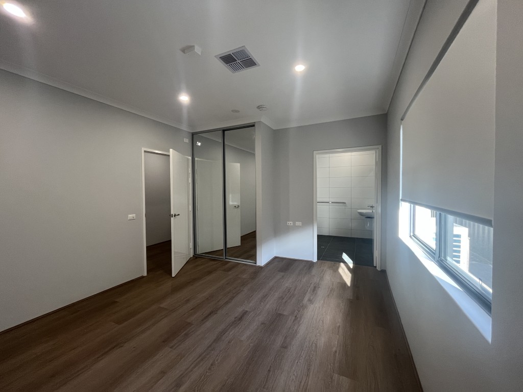 4 BR HPS Home with OOA Room – Hilbert — Home image 10