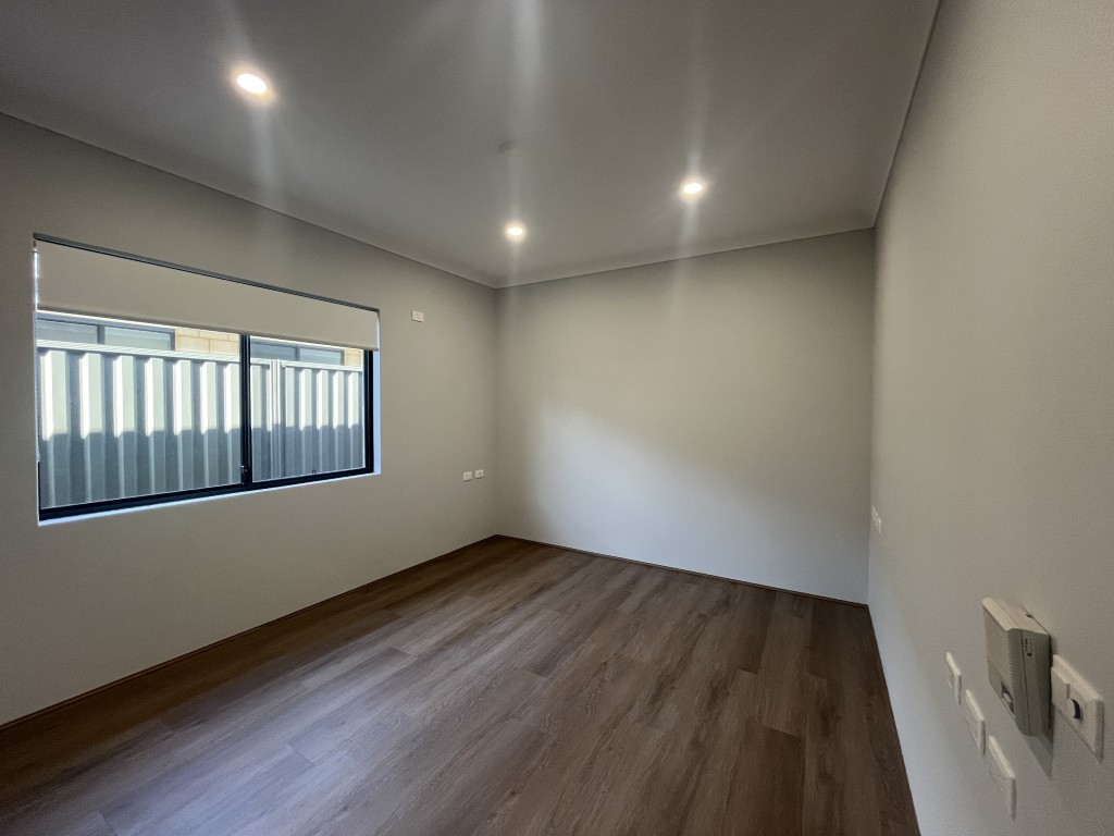 4 BR HPS Home with OOA Room – Hilbert — Home image 11