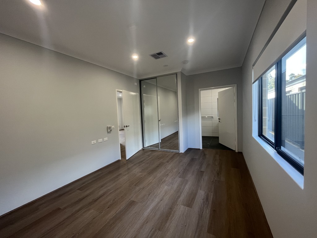4 BR HPS Home with OOA Room – Hilbert — Home image 12