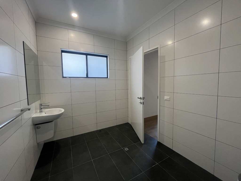 4 BR HPS Home with OOA Room – Hilbert — Home image 13