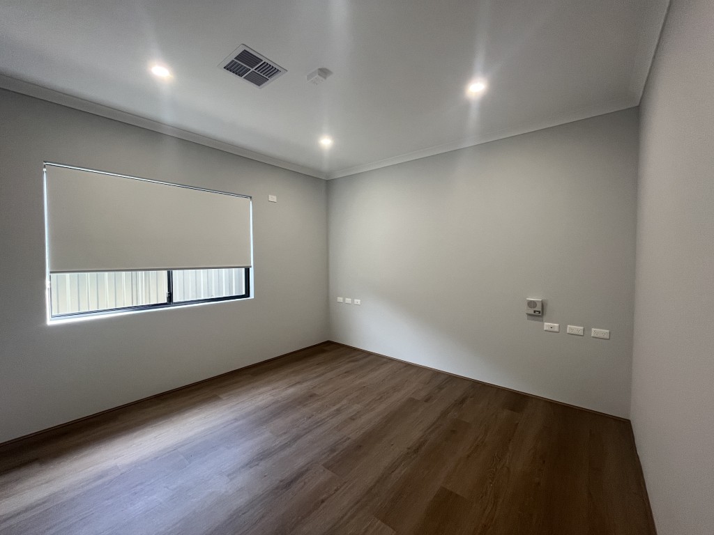 4 BR HPS Home with OOA Room – Hilbert — Home image 17