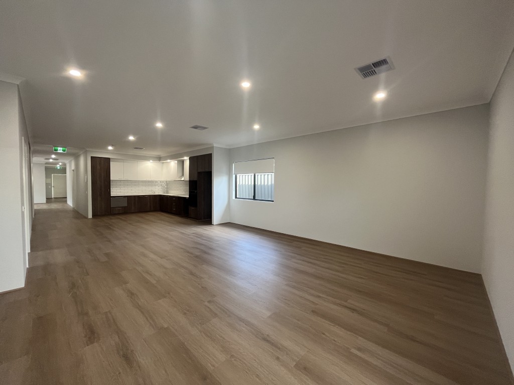 4 BR HPS Home with OOA Room – Hilbert — Home image 4