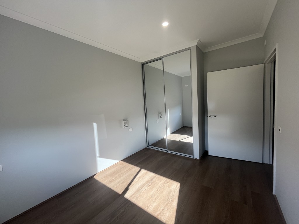 4 BR HPS Home with OOA Room – Hilbert — Home image 6