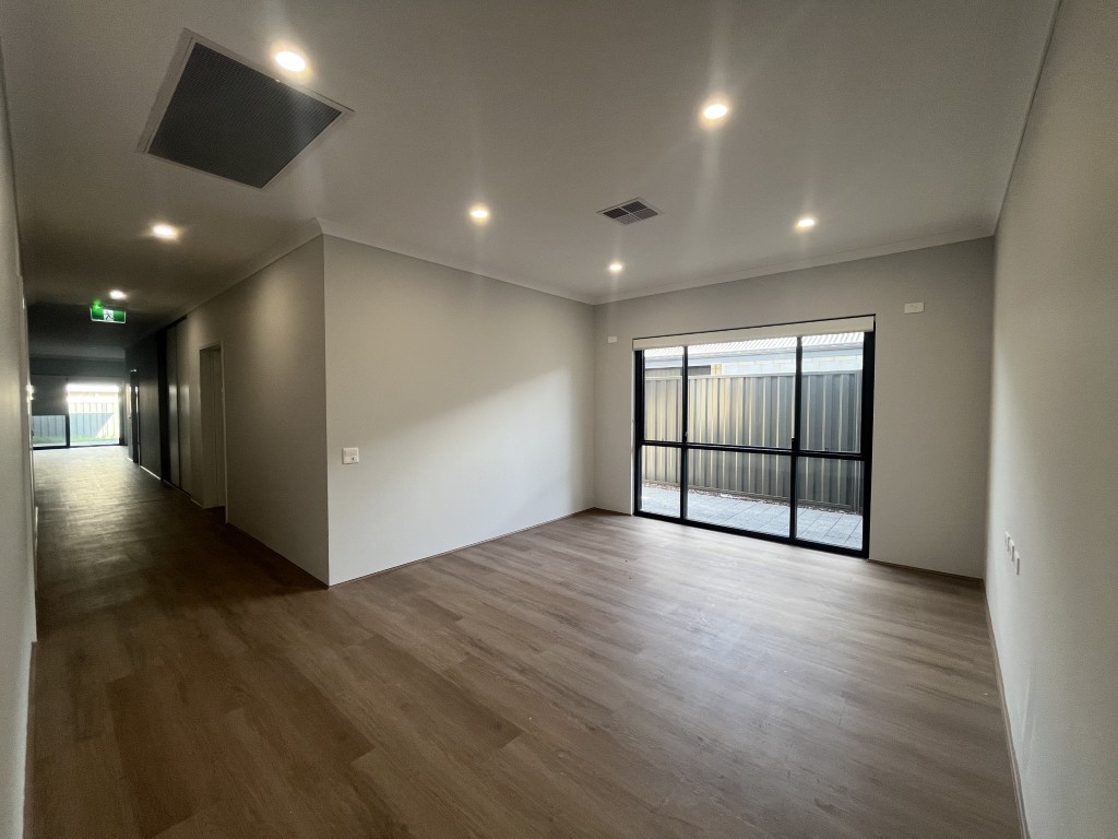 4 BR HPS Home with OOA Room – Hilbert — Home image 8