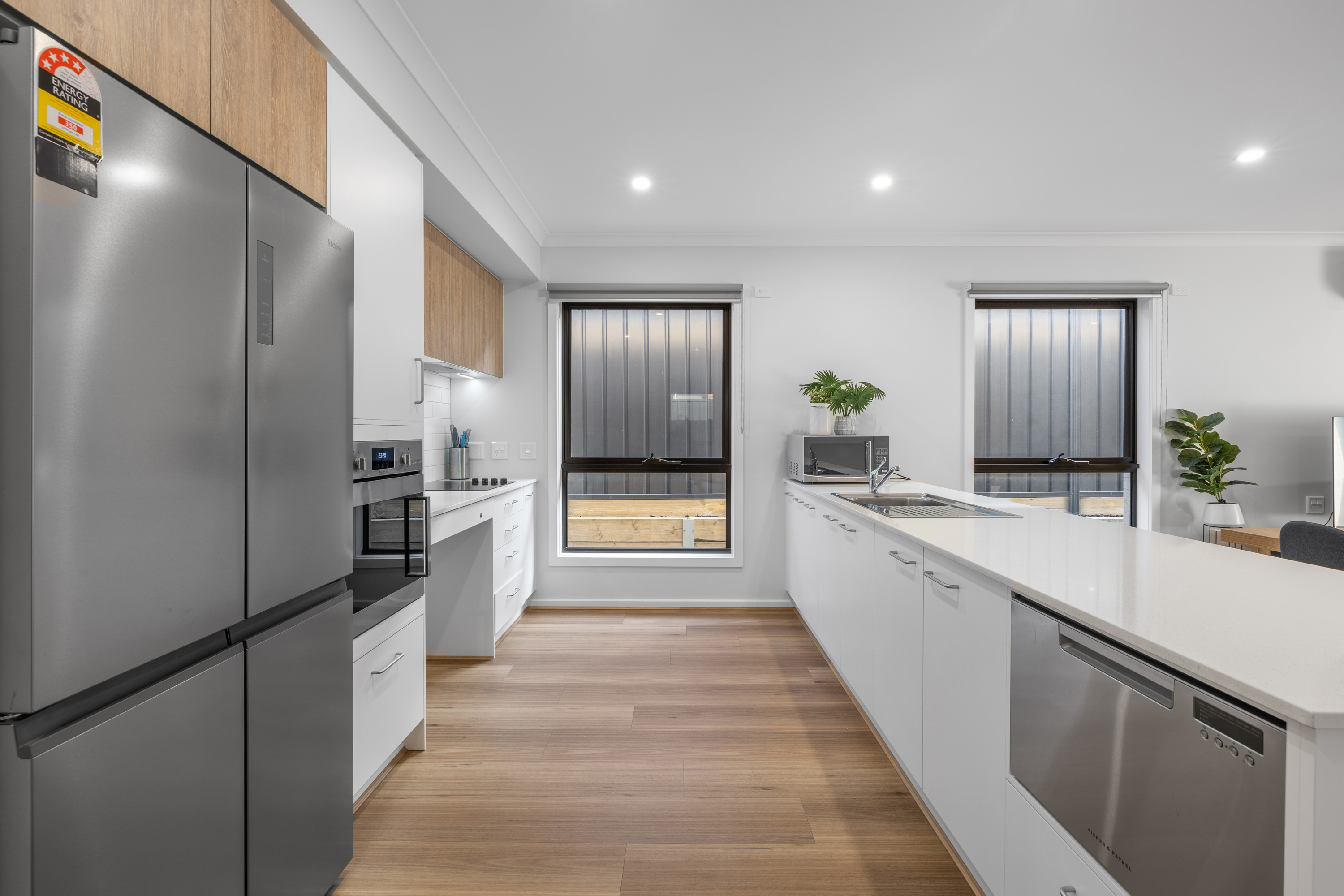 Voyager Parade, Clyde North VIC 3978 — Home image 2