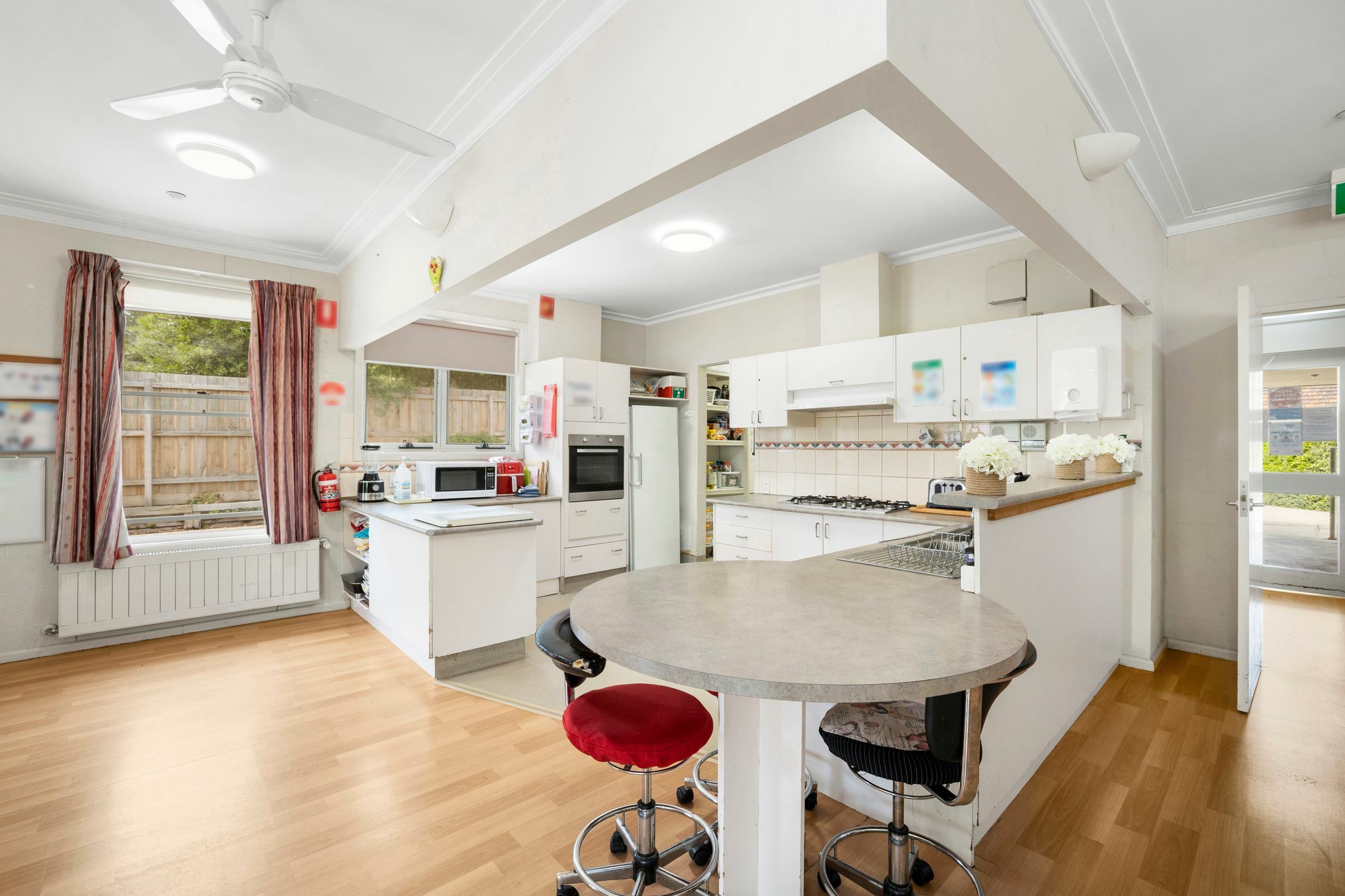 Welcoming home set in beautiful Warranwood. — Home image 10