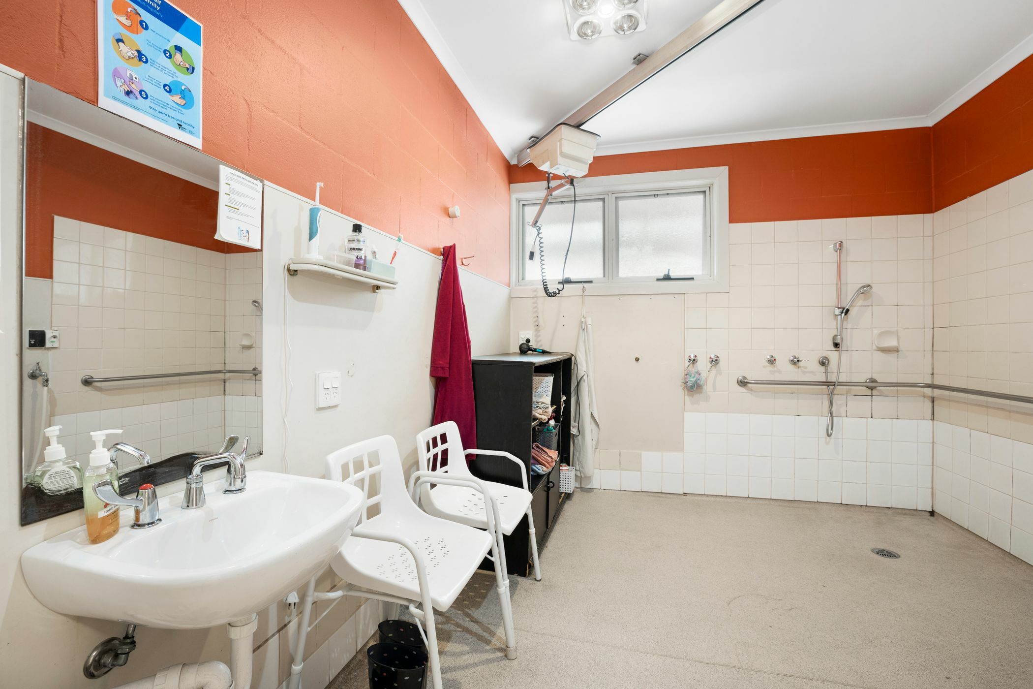 Welcoming home set in beautiful Warranwood. — Home image 11