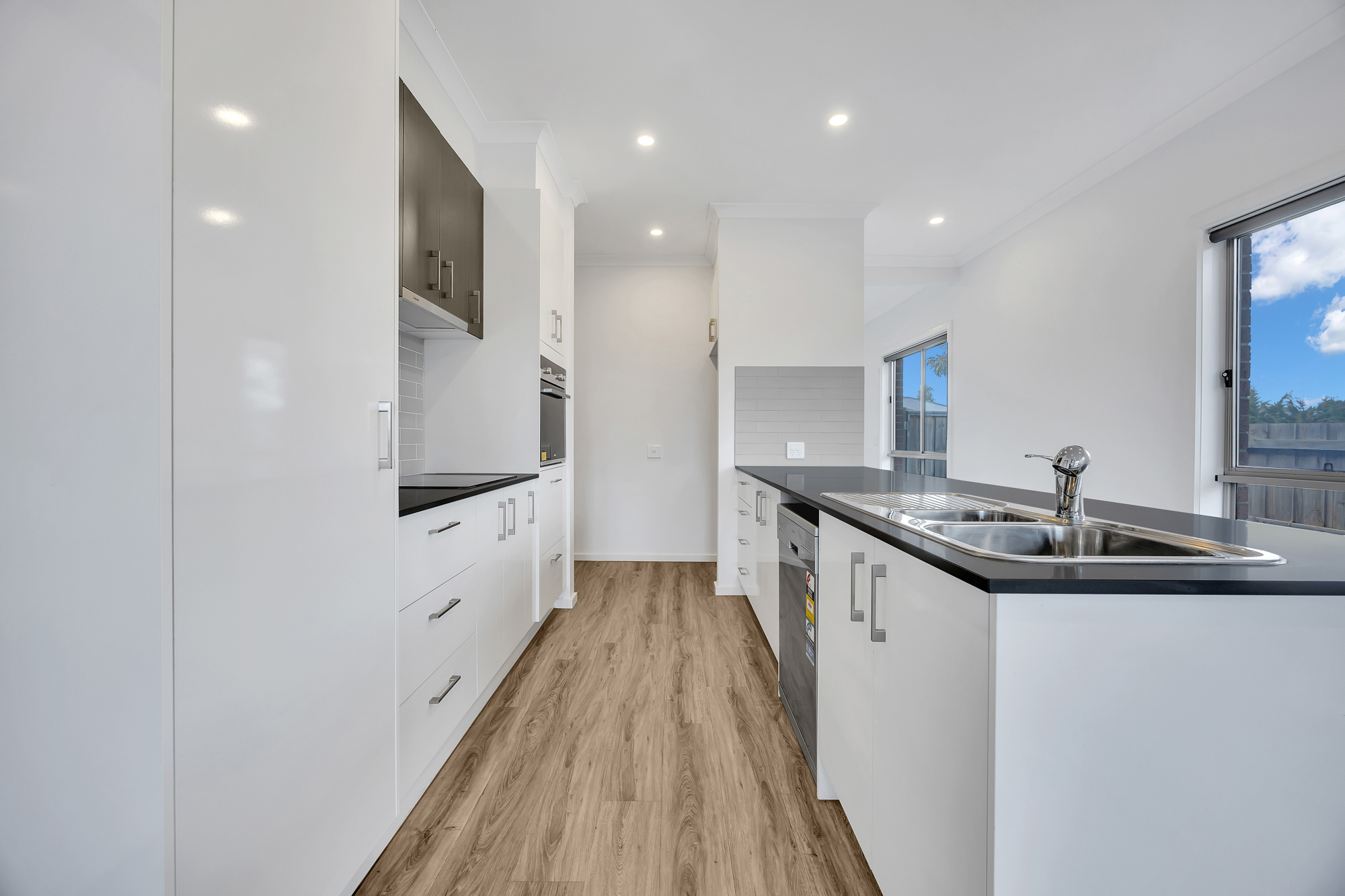Brand New Robust 3 Bedroom House in Strathtulloh, Victoria 3338 — Home image 4