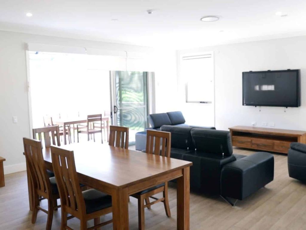 Wyong - shared 2-bedroom unit — Home image 3