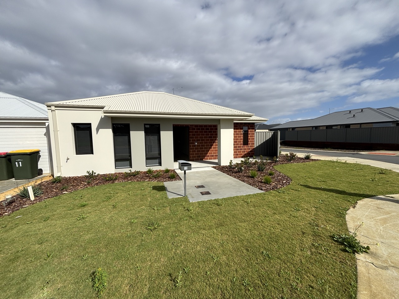 BRAND NEW - Spacious 2 Resident (HPS) (SDA) House - Byford — Home image 4
