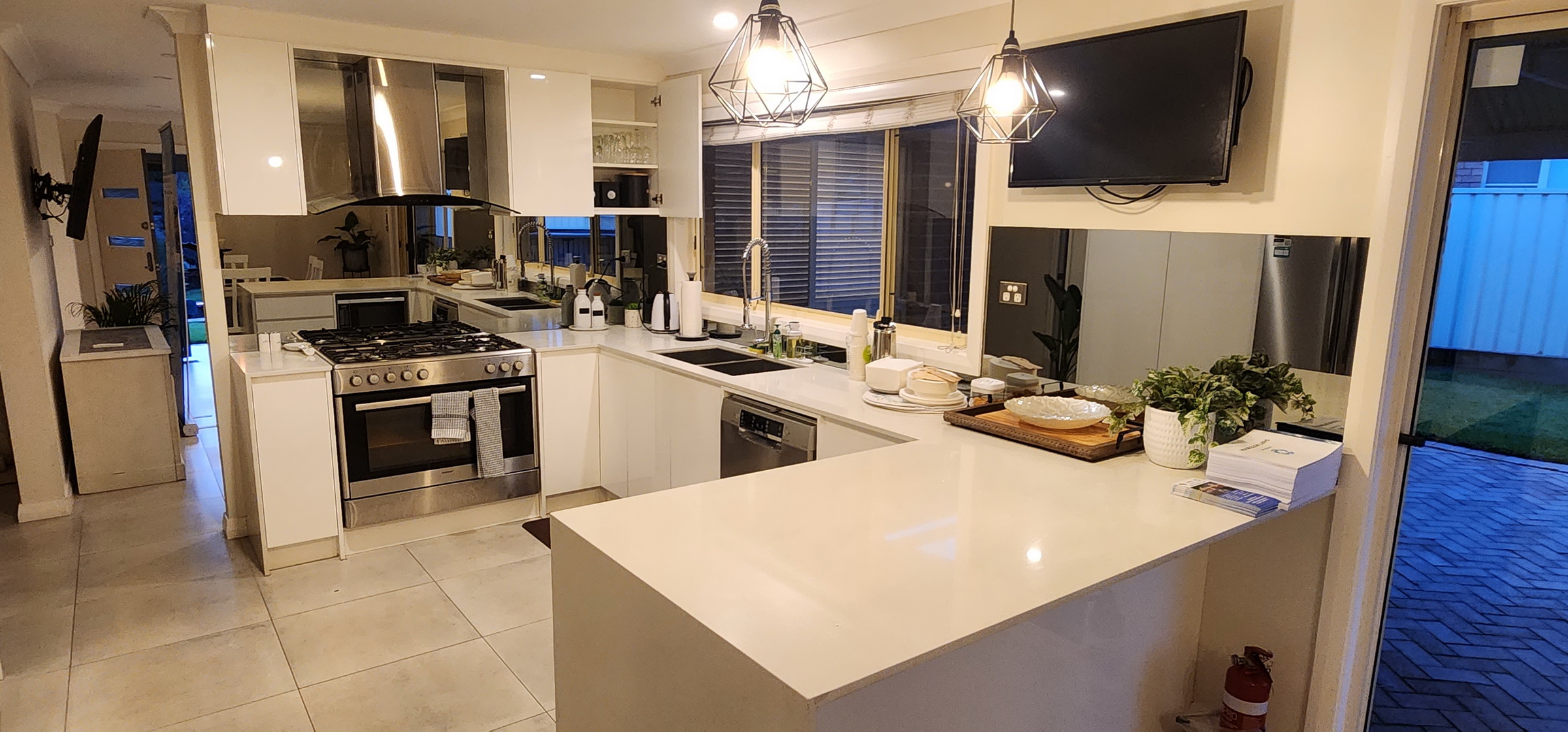 Modern and Spacious accommodation in Blacktown area — Home image 4