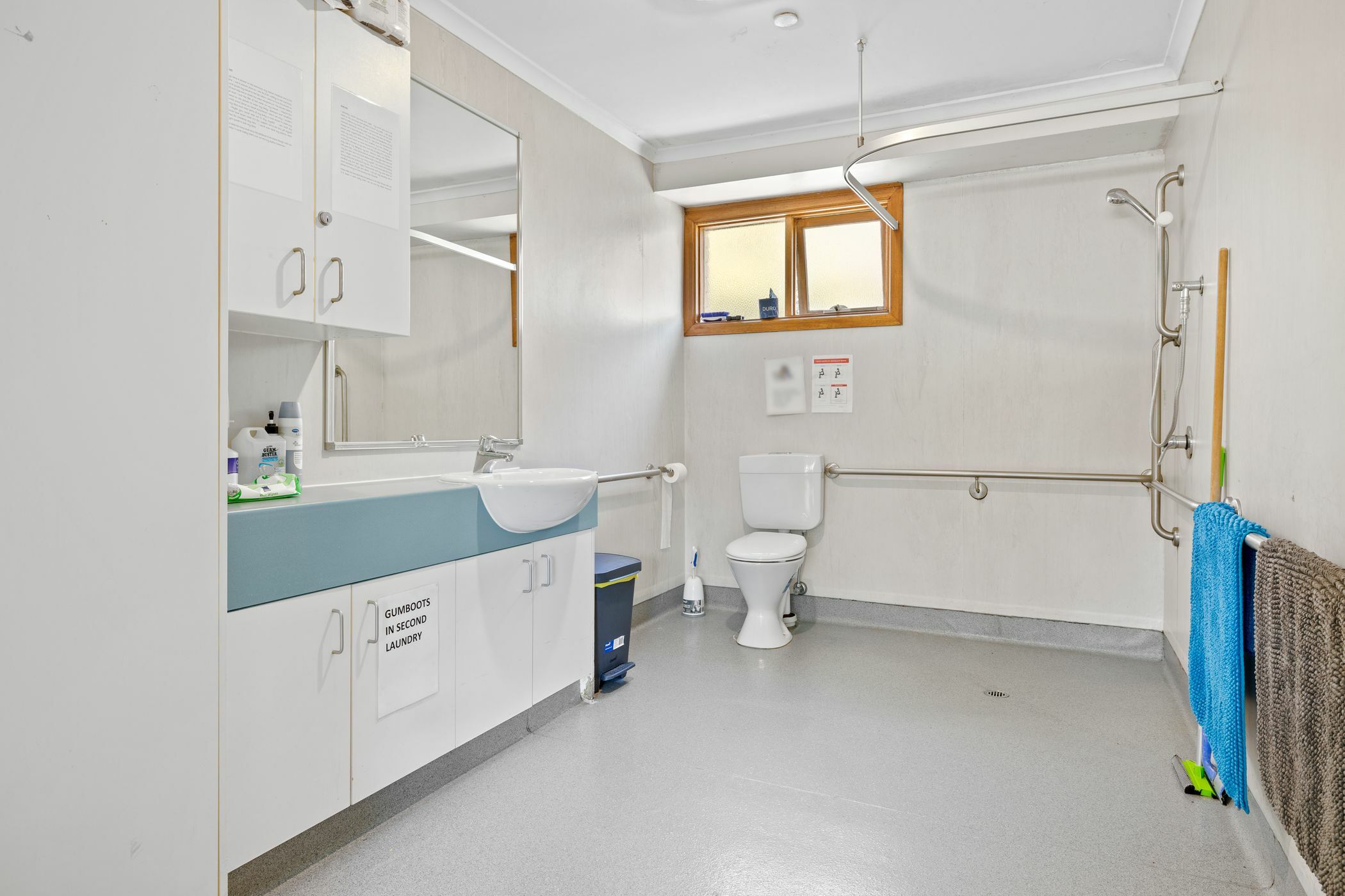 Family home feels await you in the Mt Dandenong foothills — Home image 7