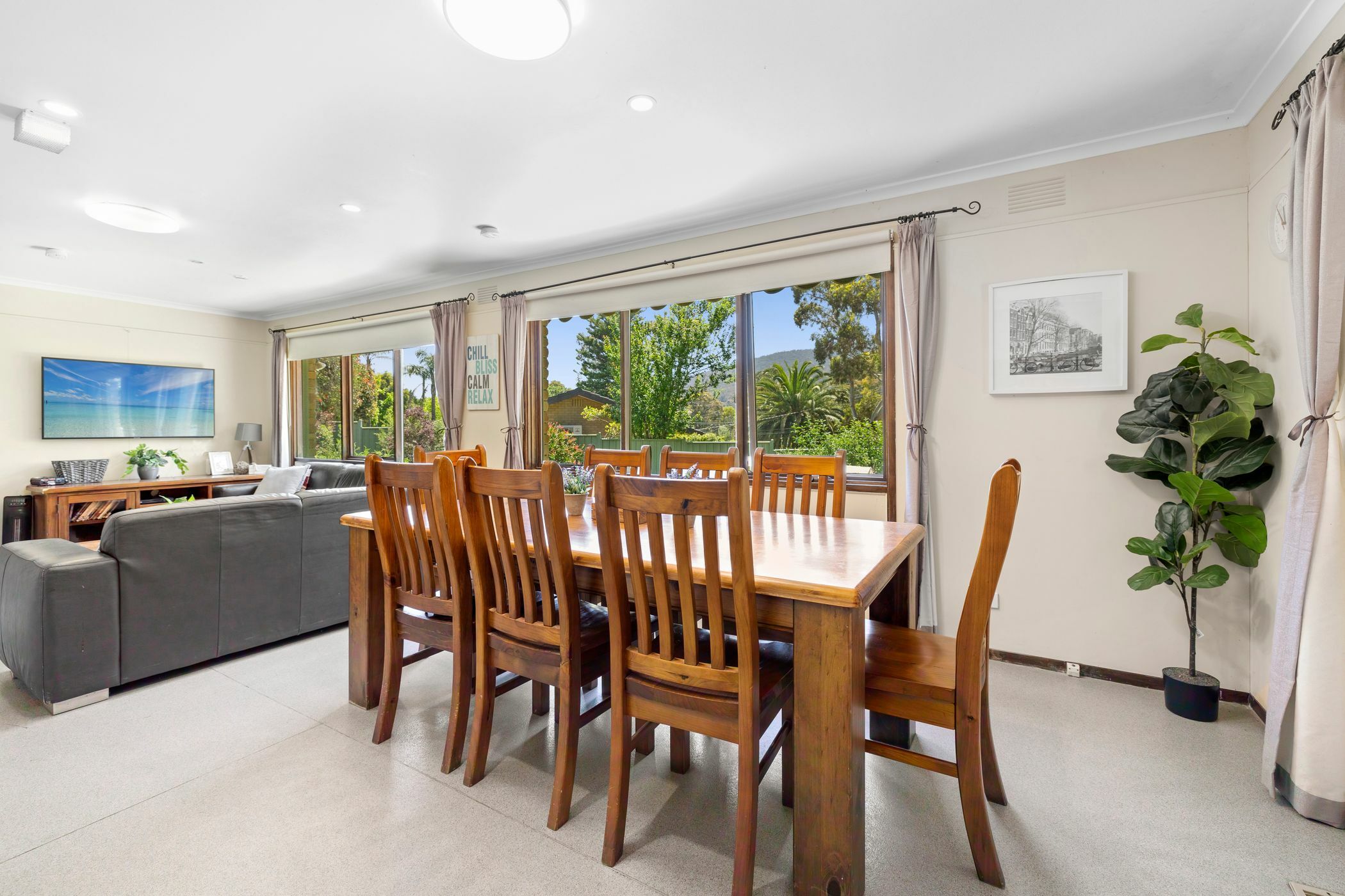 Family home feels await you in the Mt Dandenong foothills — Home image 8