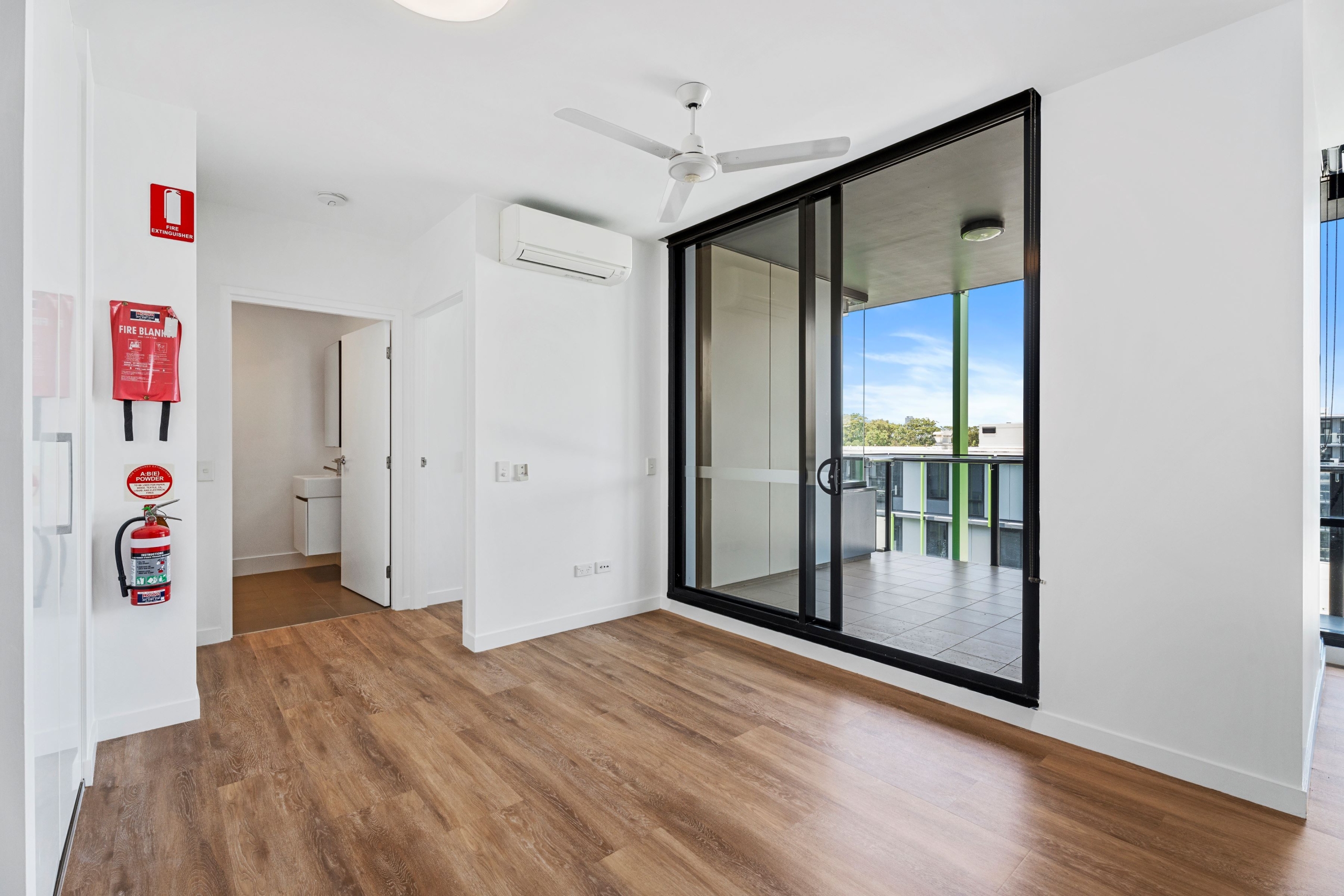 SOUTHPORT, GOLD COAST QLD – IMPROVED LIVEABILITY APARTMENT — Home image 3