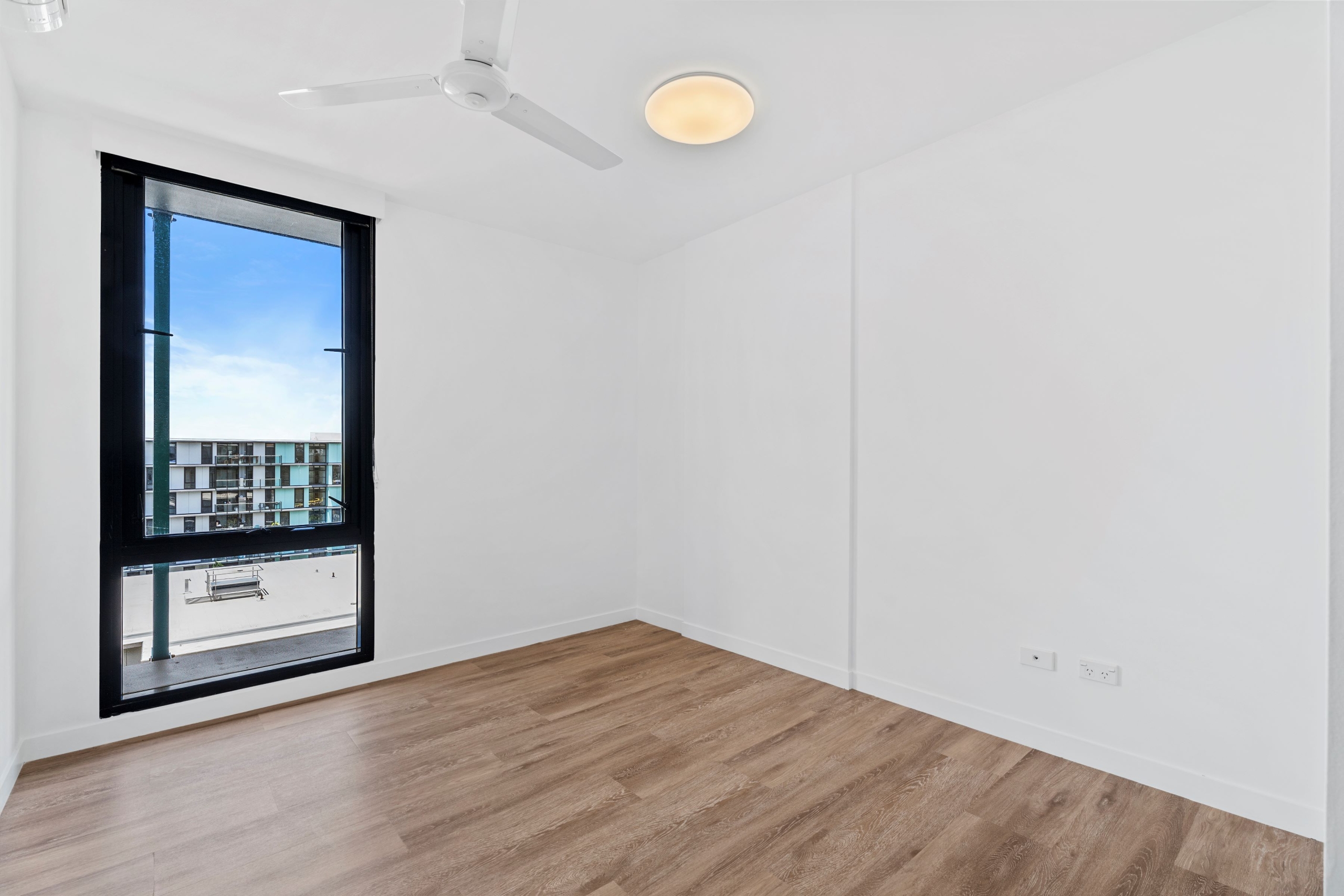 SOUTHPORT, GOLD COAST QLD – IMPROVED LIVEABILITY APARTMENT — Home image 5