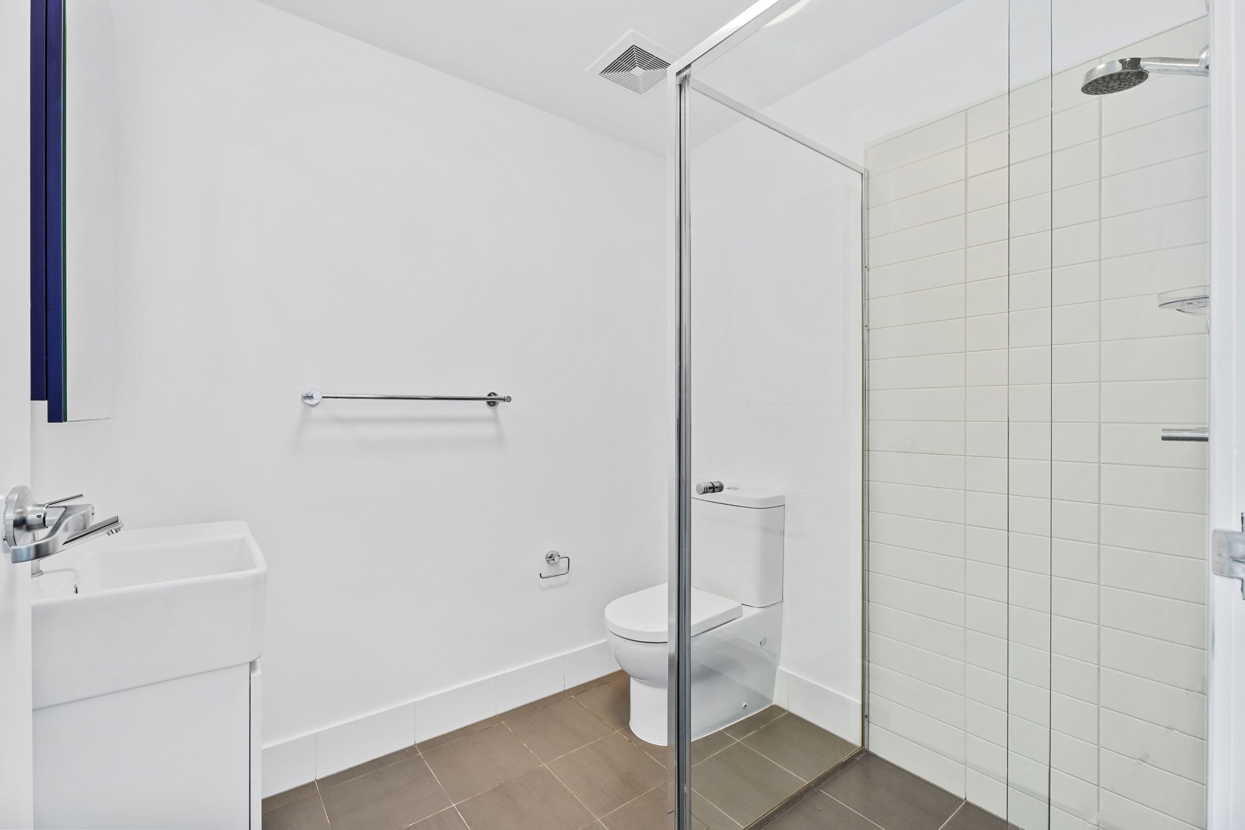 SOUTHPORT, GOLD COAST QLD – IMPROVED LIVEABILITY APARTMENT — Home image 6