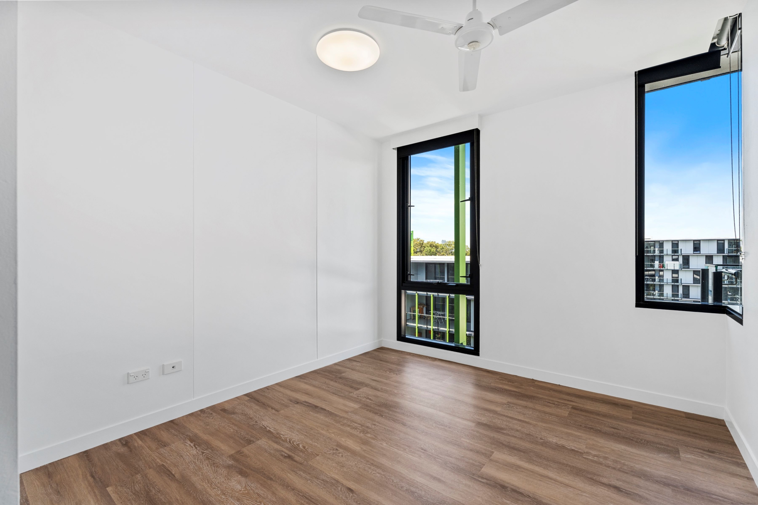 SOUTHPORT, GOLD COAST QLD – IMPROVED LIVEABILITY APARTMENT — Home image 7