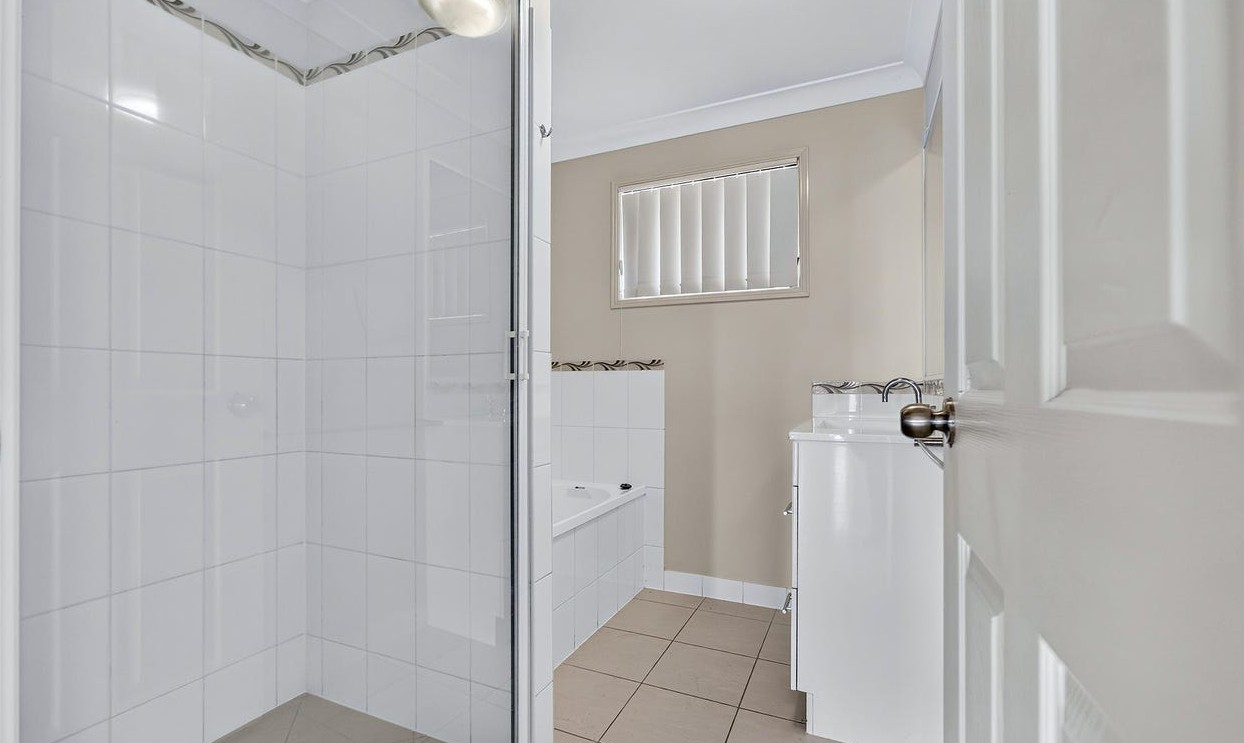 Roomy SIL home in Gracemere — Home image 7