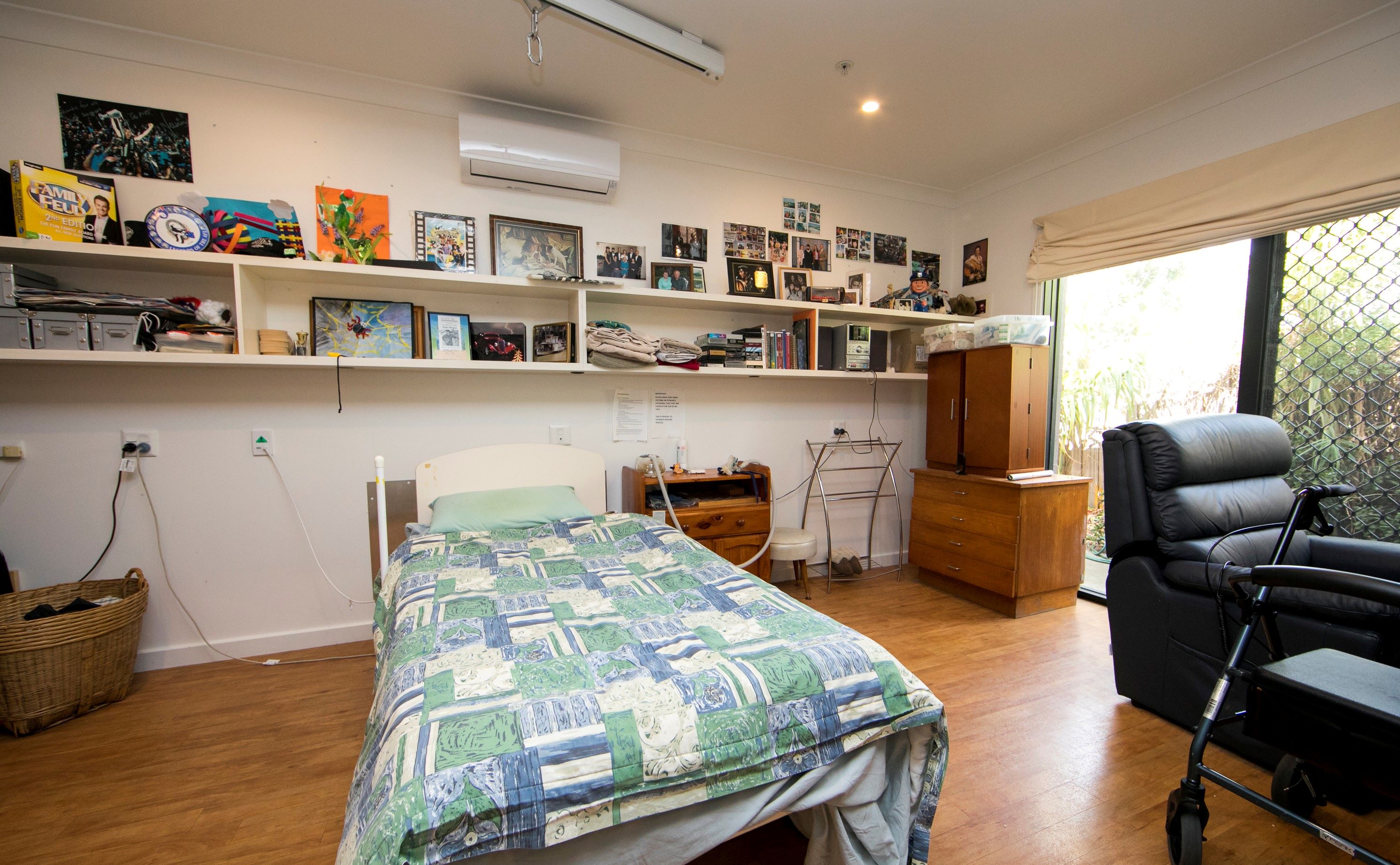 Over-sized ensuite - Caulfield East- NOW AVAILABLE! — Home image 2