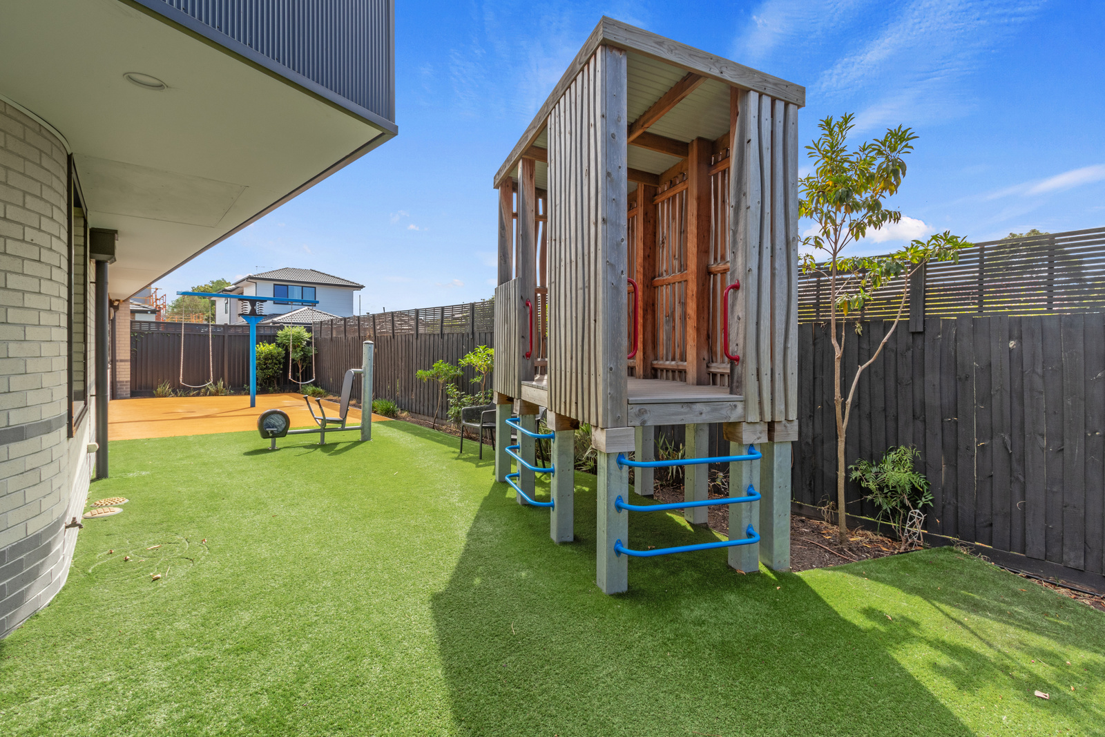 Beautiful, architecturally designed home built for fun in Ivanhoe — Home image 6