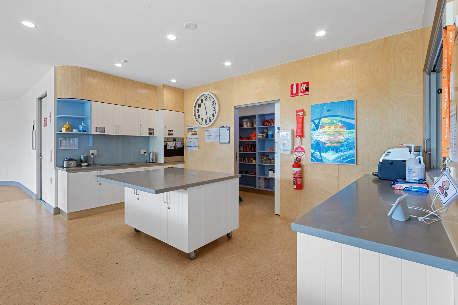 Beautiful, architecturally designed home built for fun in Ivanhoe — Home image 6